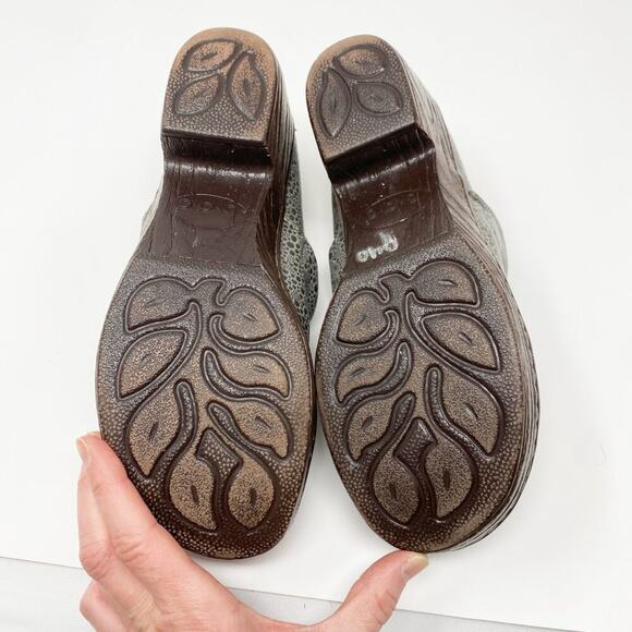 boc Gray Faux Leather Peggy Clogs Women's Sz 7.5 Pebble Print Cushioned Insoles - Picture 7 of 10